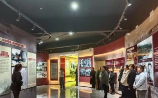 龙井市法院参观东山红色革命历史展馆